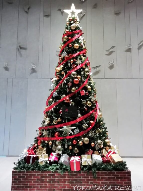 大阪マリオット都ホテル ロビー クリスマスツリー