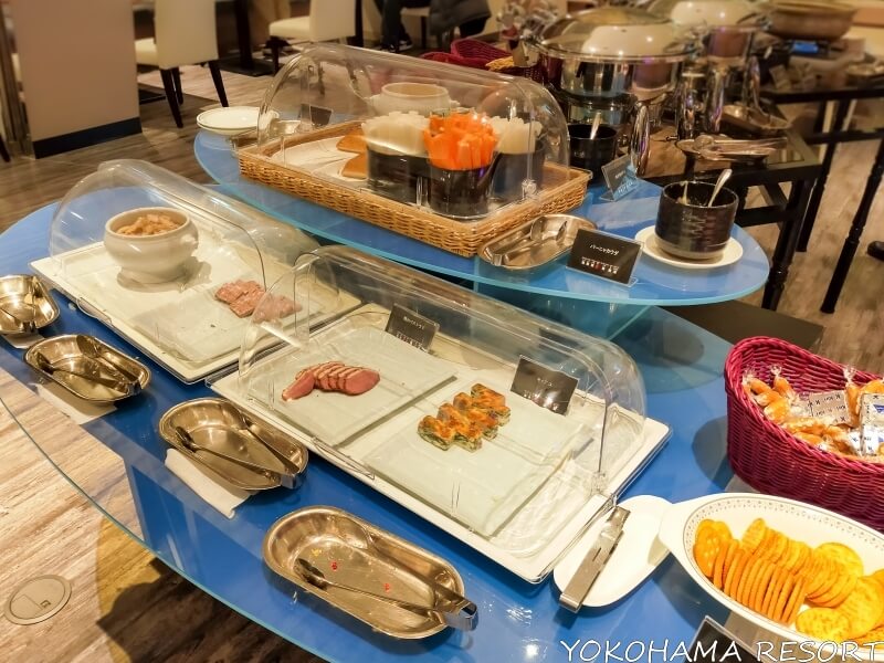 琵琶湖マリオットホテル ラウンジの軽食コーナー