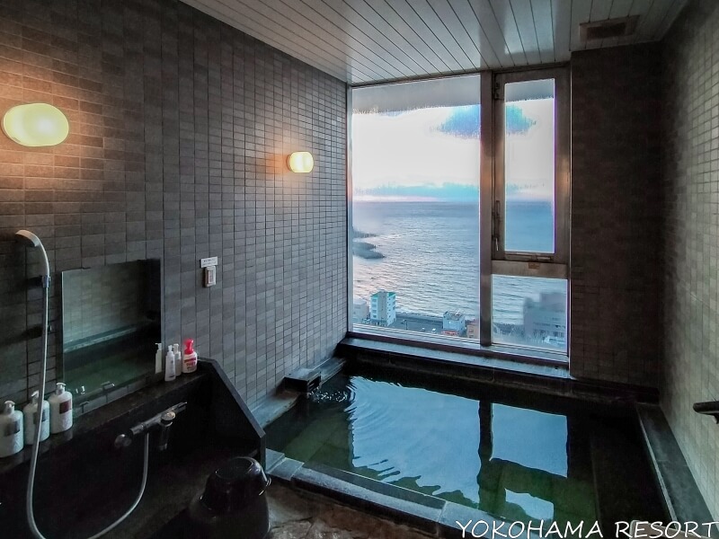 南紀白浜マリオットホテルの個室温泉から海が見える