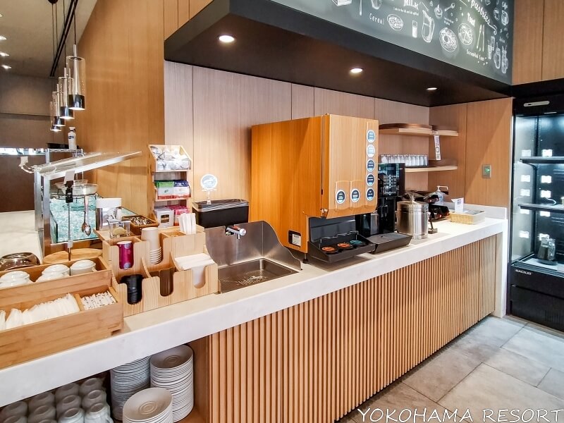 フェアフィールド大阪難波 朝食ブッフェのコーヒーマシーンやティーバッグ