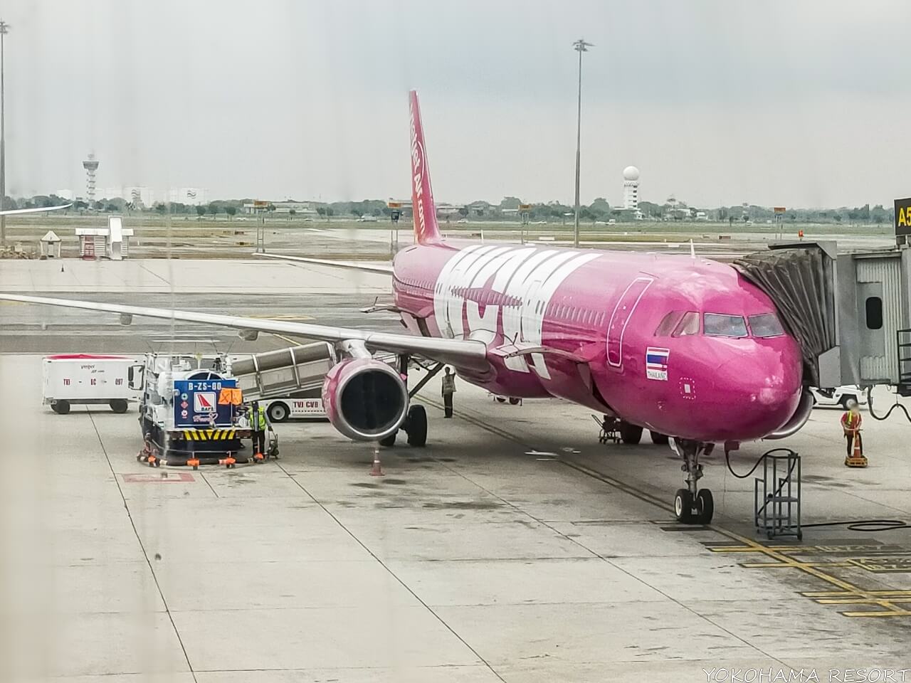 ベトジェットエアの濃いピンクの機体