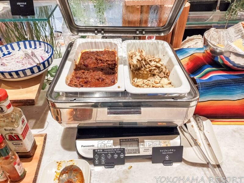 自家製やんばるタコミート、ケイジャンチキン