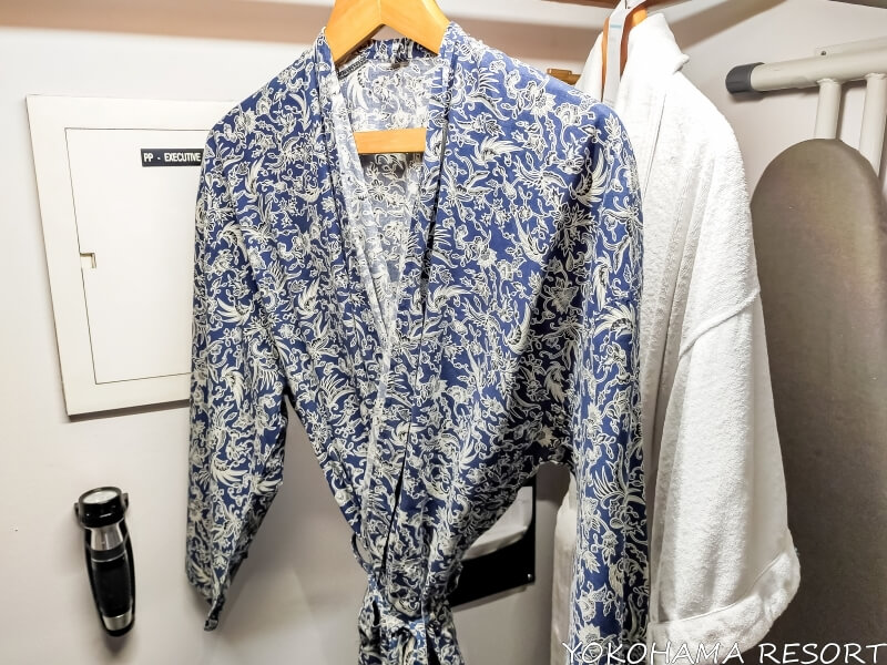 ベッドルームのクローゼット