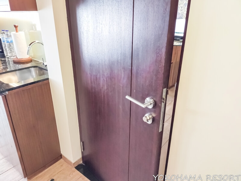 ロックオフのドア