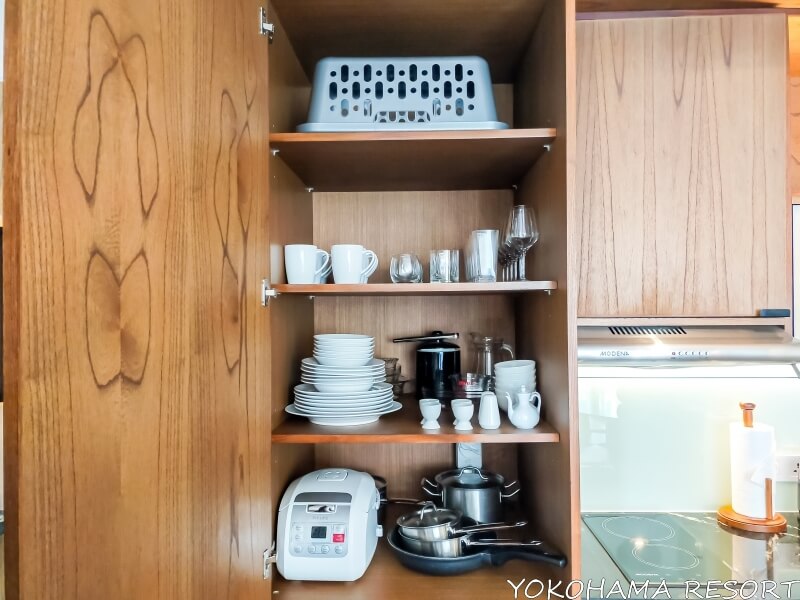 洗濯カゴ、コップやグラス、食器類、炊飯器、鍋、フライパン