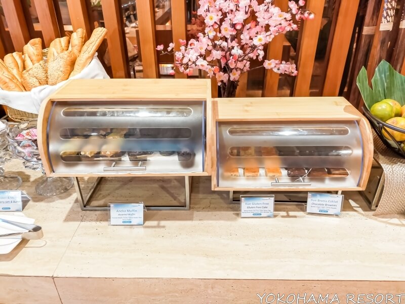 デンパサール国際空港のガルーダインドネシアラウンジ マフィン