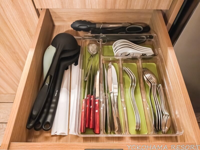 キッチンツールとカトラリー