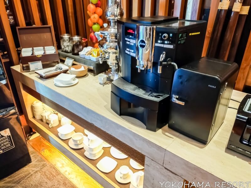 デンパサール国際空港のガルーダインドネシアラウンジ コーヒーコーナー