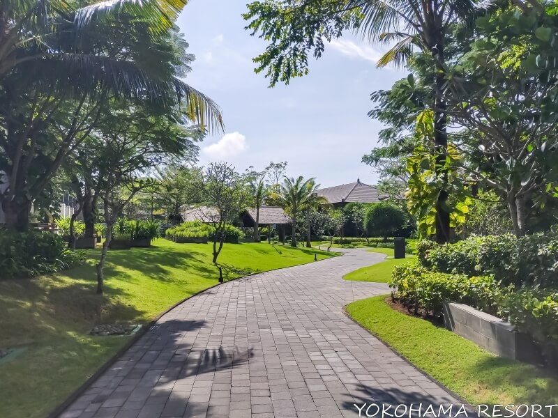 マリオット・バリ・ヌサ・ドゥア・テラスの敷地内の通路