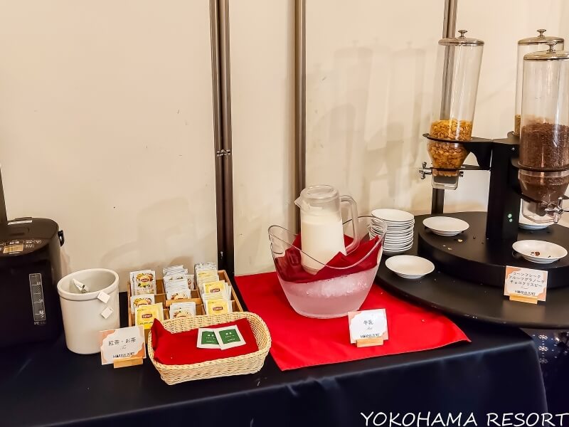 紅茶、牛乳、シリアル