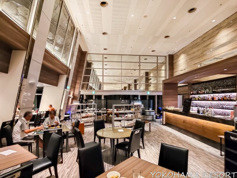 琵琶湖マリオットホテルのラウンジ内