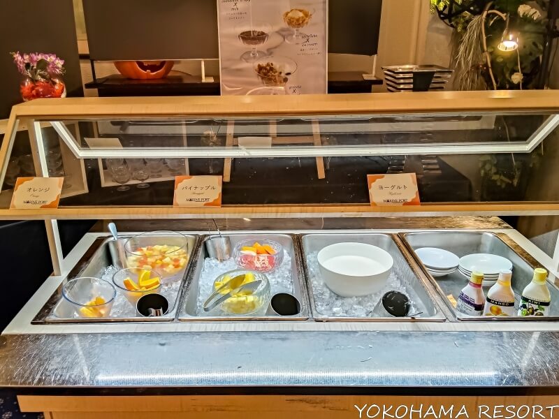 フルーツとヨーグルト