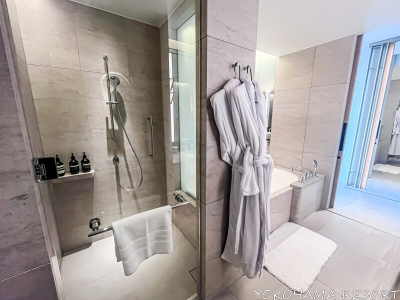 シャワーブース