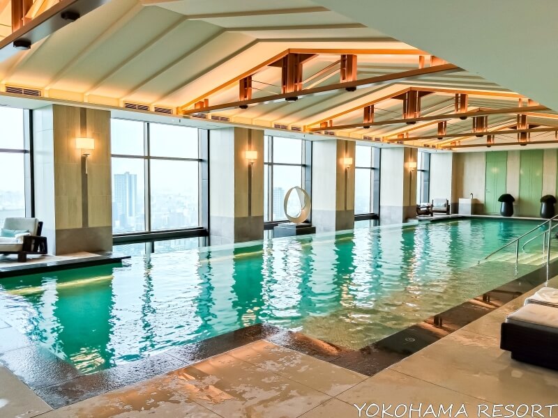 ウォルドーフアストリア大阪 室内プール