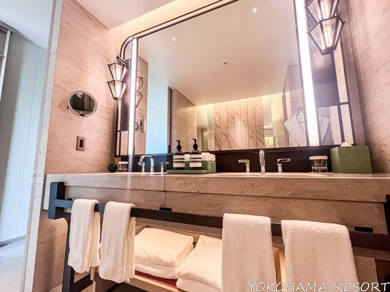 洗面台下のタオル