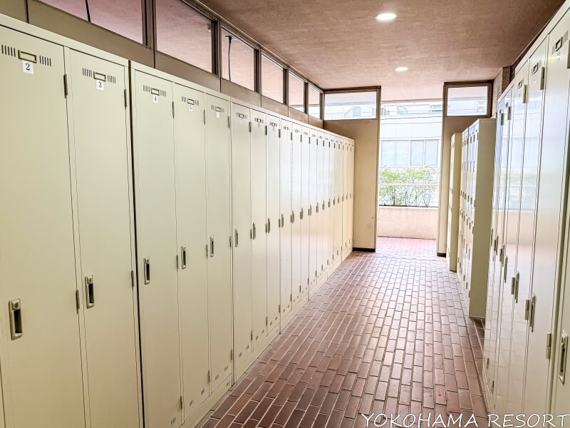東京ビュック2階のロッカー