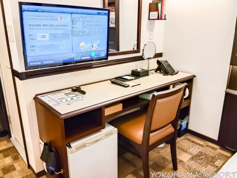 客室のデスク