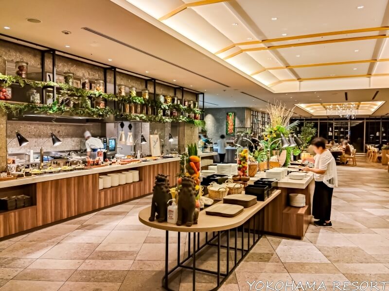 アマハジのディナーブッフェ店内