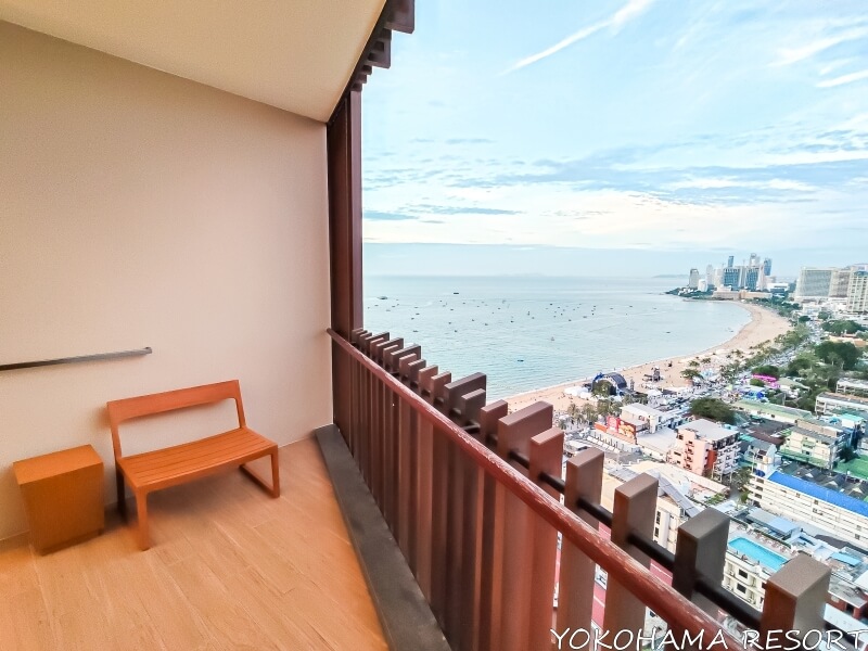バルコニーと海の眺望