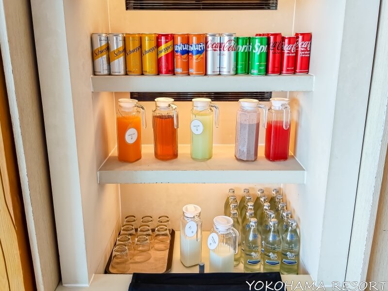 ソフトドリンクとジュース