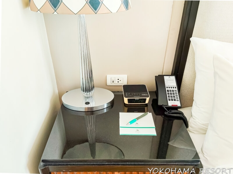 ゲストベッドルーム2のベッドサイド