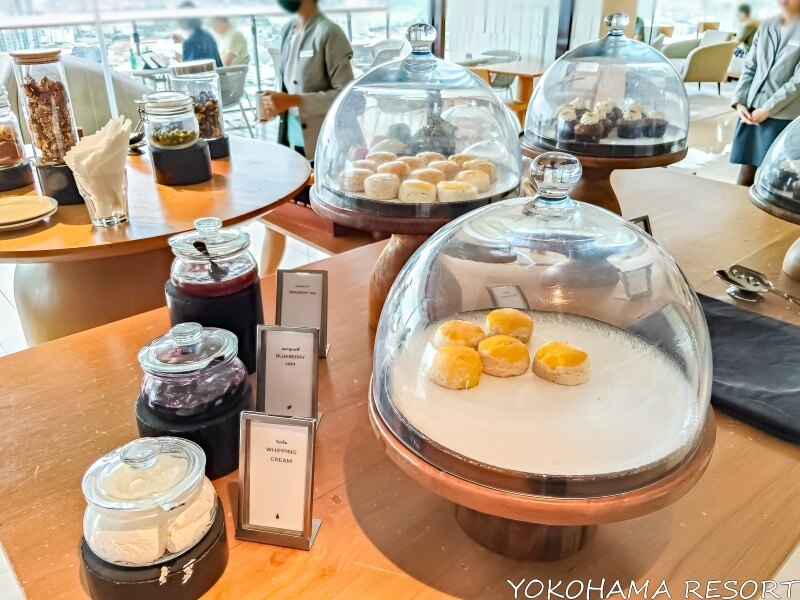 スコーンとジャム