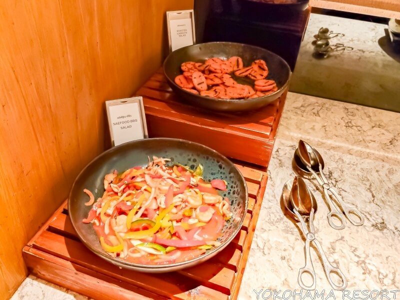 シーフードBBQサラダ、ローストキャロットサラダ