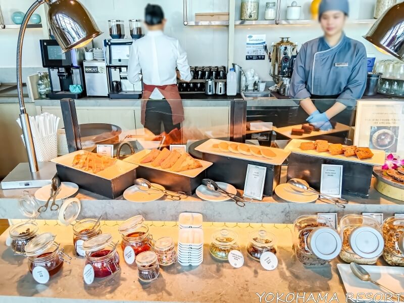 ワッフル、フレンチトースト、パンケーキ、バナナブレッド