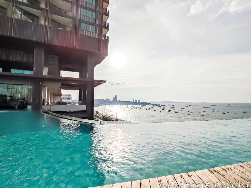 インフィニティプールと海