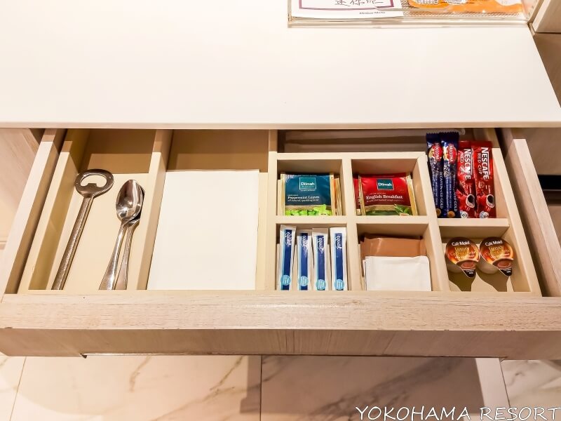 ティーバッグとインスタントコーヒー