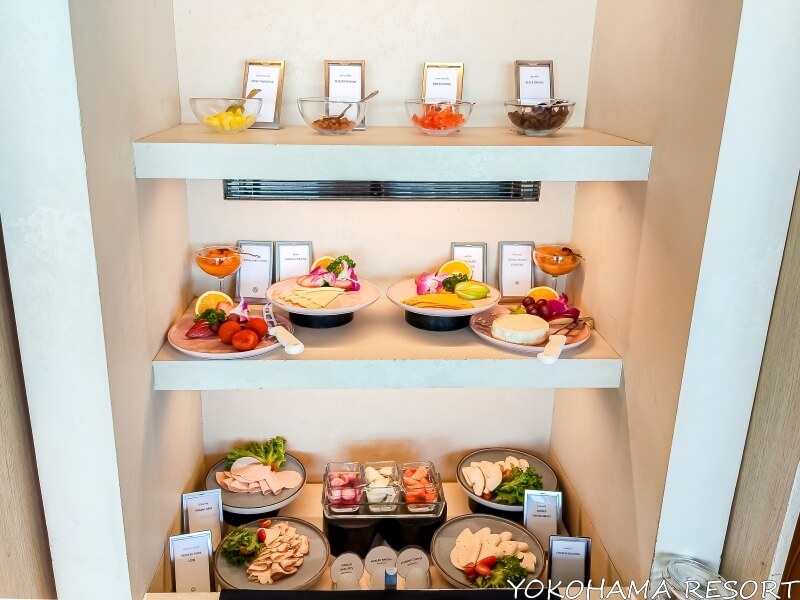 ドライフルーツ、チーズ、ハム類