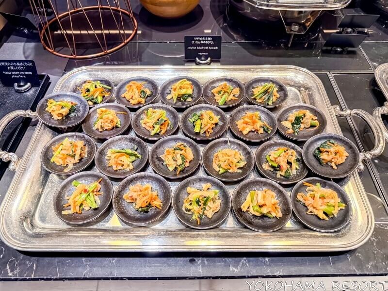 クラゲの和え物とほうれん草のおひたし